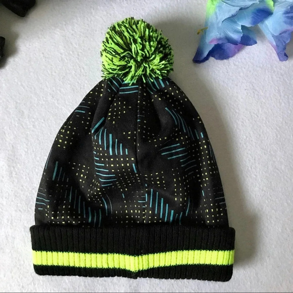 Nike NWOT Beanies Bundle Youth OS (8-20 Years Old) - Picture 9 of 10